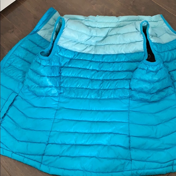 Blue Vest, real feathers, extremely light weight - Picture 7 of 8